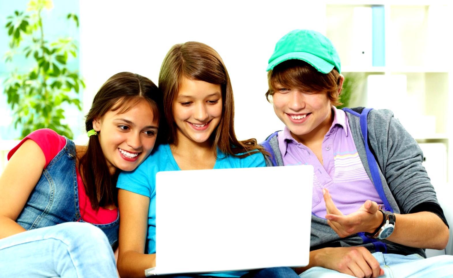 Collaborative workspace with financial analysis tools and group discussion materials